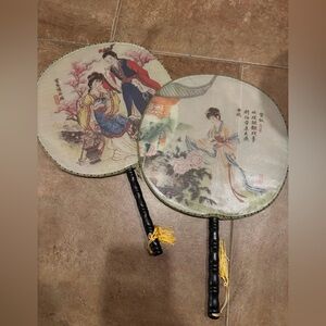 Traditional Handheld Silk Fan with Floral and Geisha Design - Cream